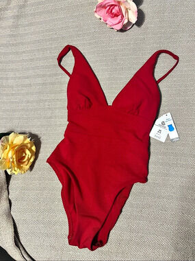 Wild Fable Ribbed Swim 1 Pc One Piece Swimsuit in Red Size XS NWT
